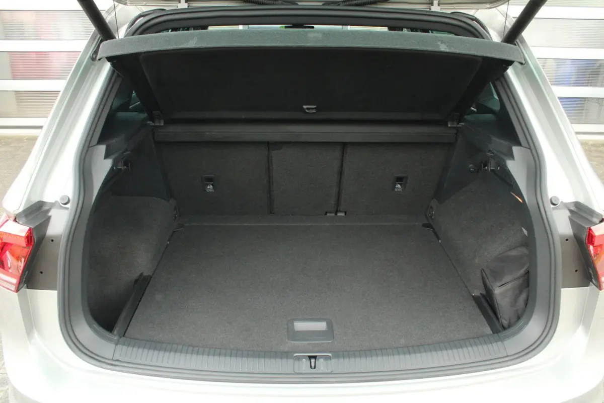 1.5 TSI 150pk DSG Highline Business R | Trekhaak | Apple CarPlay & Android Auto| Elek. Achterklep