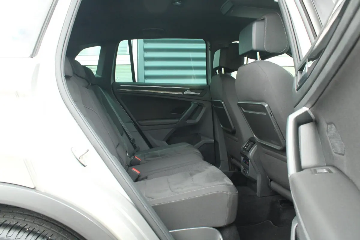 1.5 TSI 150pk DSG Highline Business R | Trekhaak | Apple CarPlay & Android Auto| Elek. Achterklep