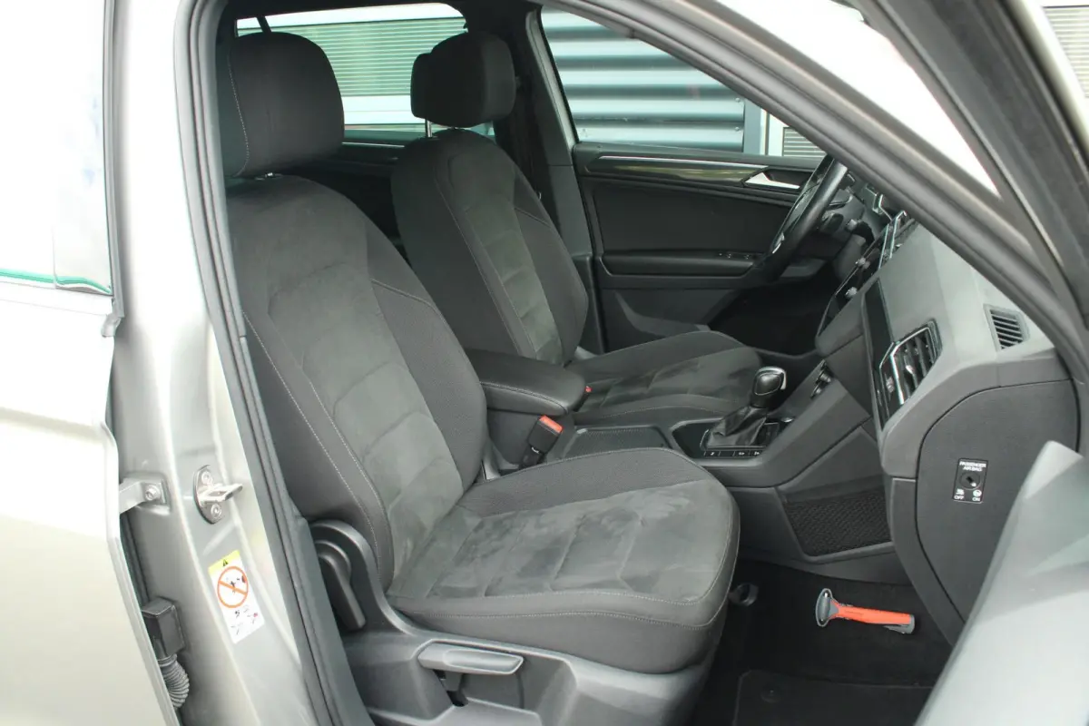 1.5 TSI 150pk DSG Highline Business R | Trekhaak | Apple CarPlay & Android Auto| Elek. Achterklep
