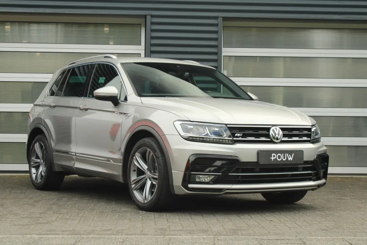 1.5 TSI 150pk DSG Highline Business R | Trekhaak | Apple CarPlay & Android Auto| Elek. Achterklep