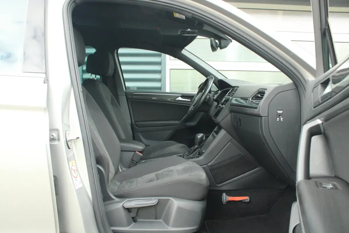 1.5 TSI 150pk DSG Highline Business R | Trekhaak | Apple CarPlay & Android Auto| Elek. Achterklep