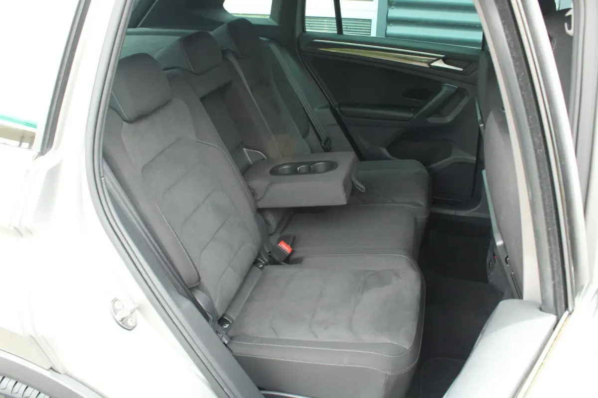 1.5 TSI 150pk DSG Highline Business R | Trekhaak | Apple CarPlay & Android Auto| Elek. Achterklep