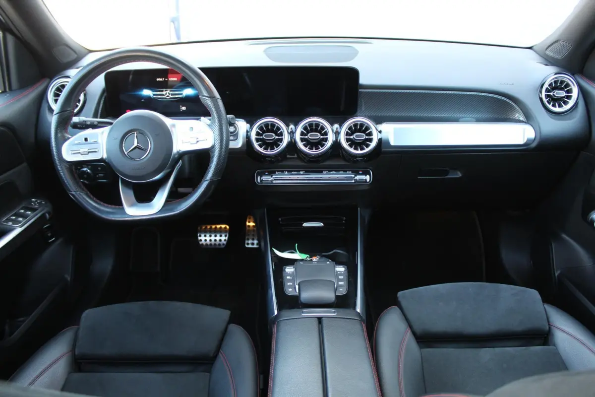 200 AMG/Pano/5 pers/Carplay/Night/Camera/Sfeer