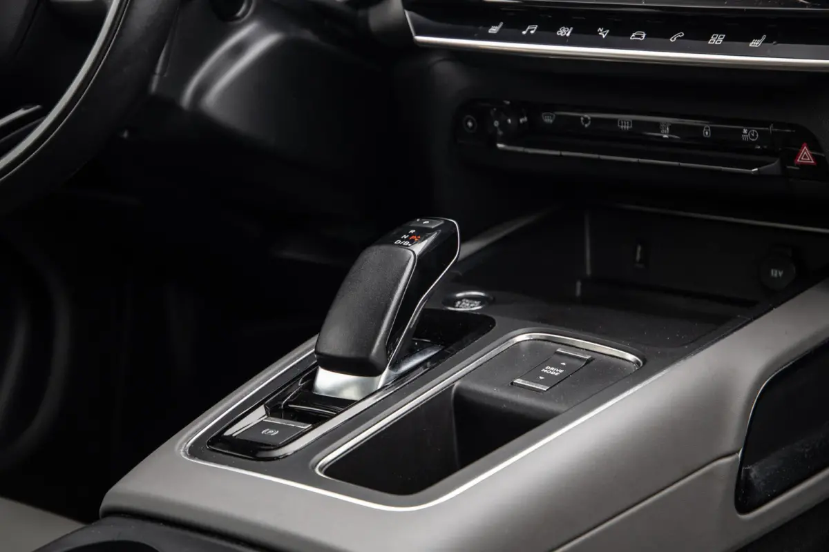 1.6 Plug-in Hybrid 225 Shine PANORAMA DAK / DEALER ONDERHOUDEN / LEER / MEMMORY / TREKHAAK / CAMERA