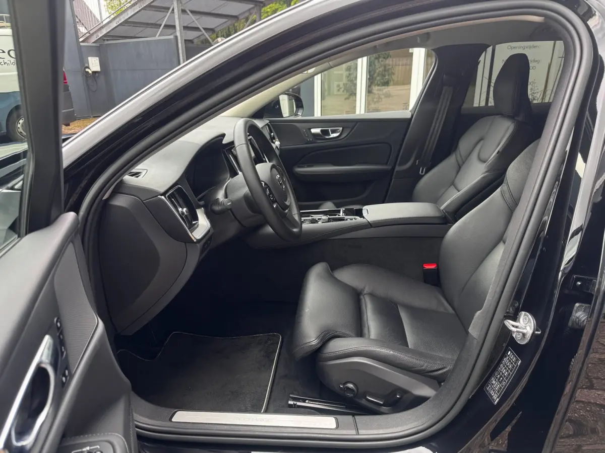 2.0 T6 Plug-in hybrid AWD Ultimate Dark Long Range | Trekhaak | 100% SOH | Leder + Memory | Winter Pack