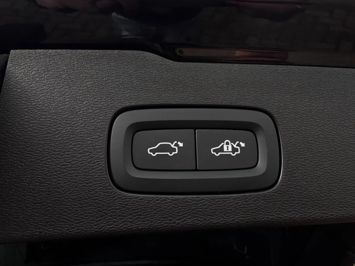 2.0 T6 Plug-in hybrid AWD Ultimate Dark Long Range | Trekhaak | 100% SOH | Leder + Memory | Winter Pack