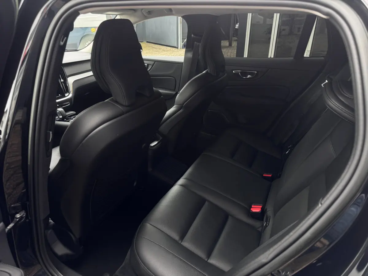 2.0 T6 Plug-in hybrid AWD Ultimate Dark Long Range | Trekhaak | 100% SOH | Leder + Memory | Winter Pack