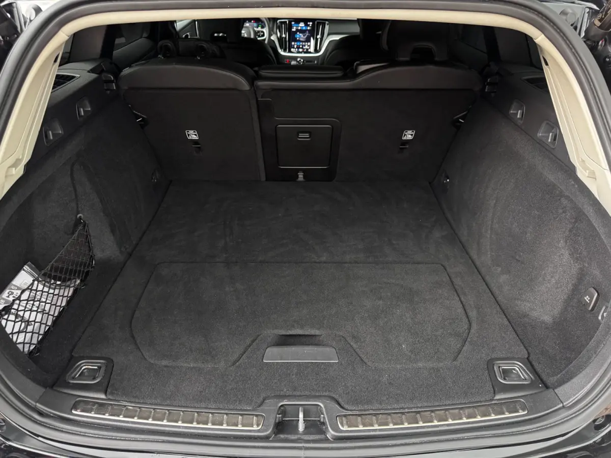 2.0 T6 Plug-in hybrid AWD Ultimate Dark Long Range | Trekhaak | 100% SOH | Leder + Memory | Winter Pack
