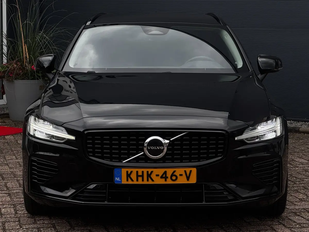 2.0 T6 Plug-in hybrid AWD Ultimate Dark Long Range | Trekhaak | 100% SOH | Leder + Memory | Winter Pack