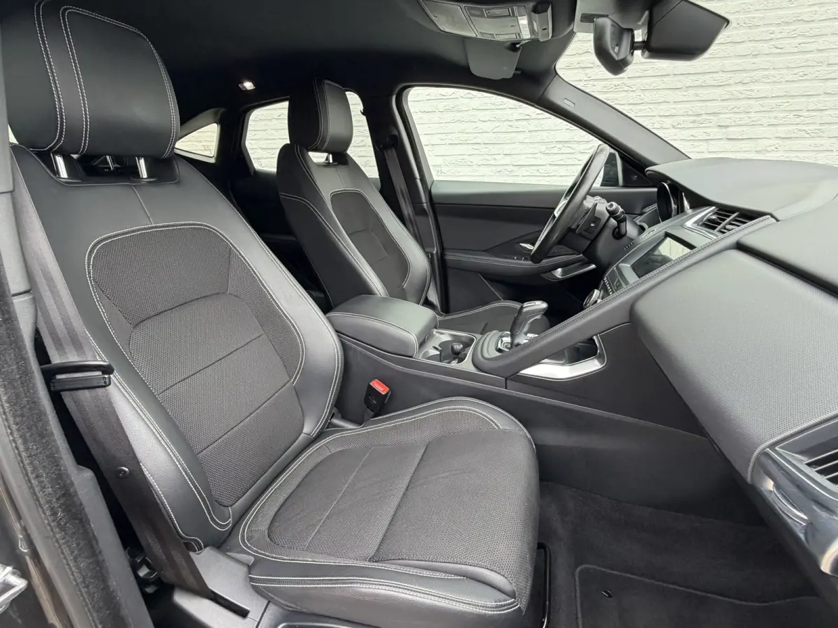 2.0 P200 AWD R-Dynamic Automaat Cruise Stoel/Stuur Verwarming Bluetooth Clima