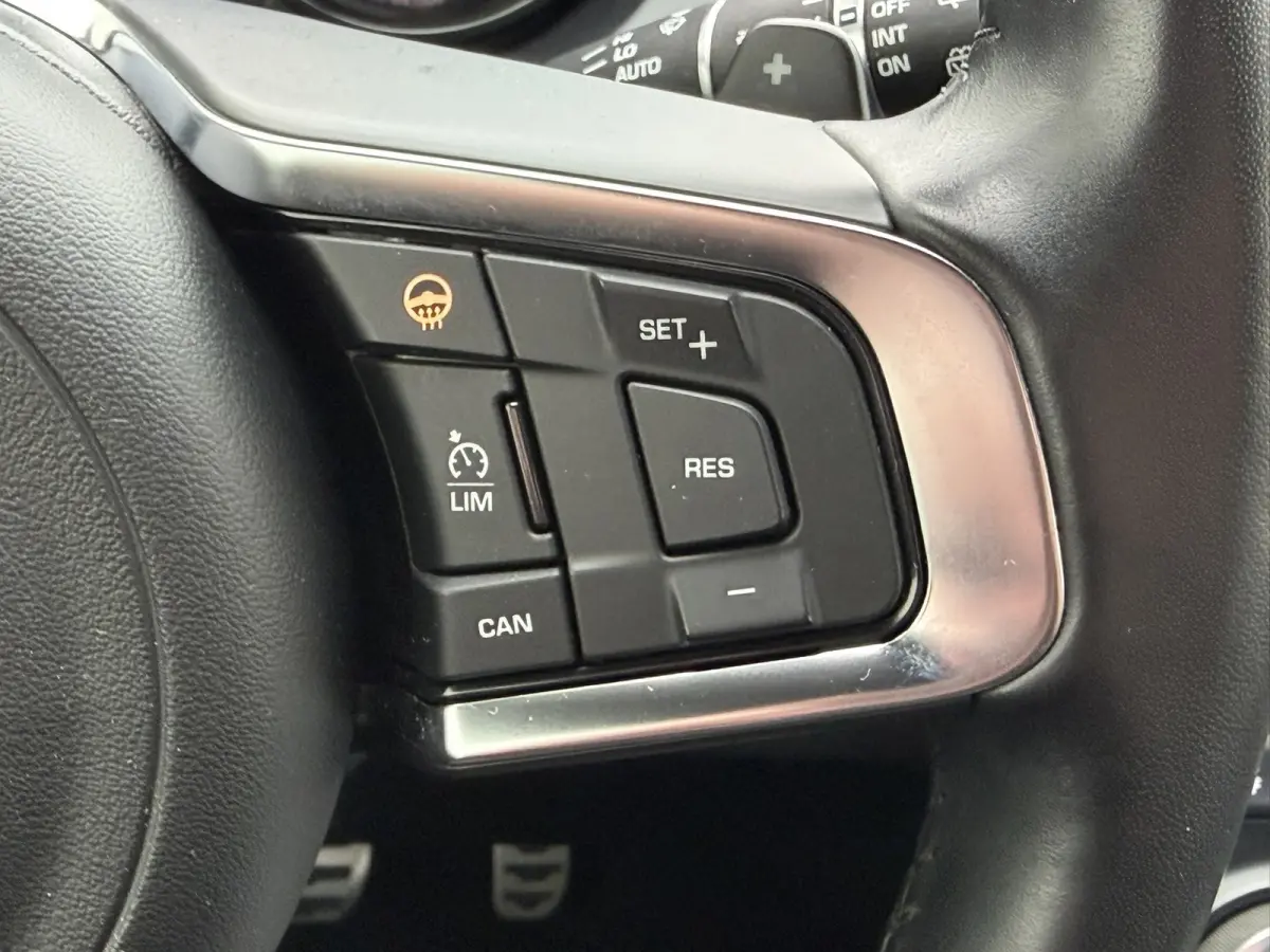 2.0 P200 AWD R-Dynamic Automaat Cruise Stoel/Stuur Verwarming Bluetooth Clima