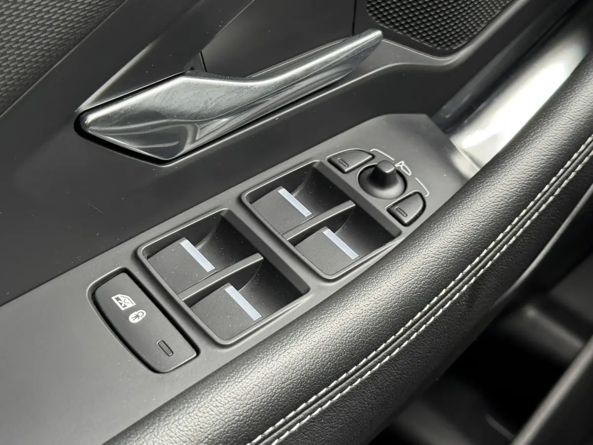 2.0 P200 AWD R-Dynamic Automaat Cruise Stoel/Stuur Verwarming Bluetooth Clima