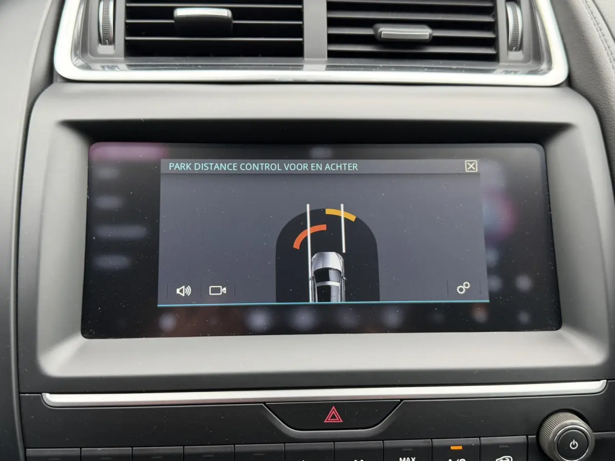 2.0 P200 AWD R-Dynamic Automaat Cruise Stoel/Stuur Verwarming Bluetooth Clima