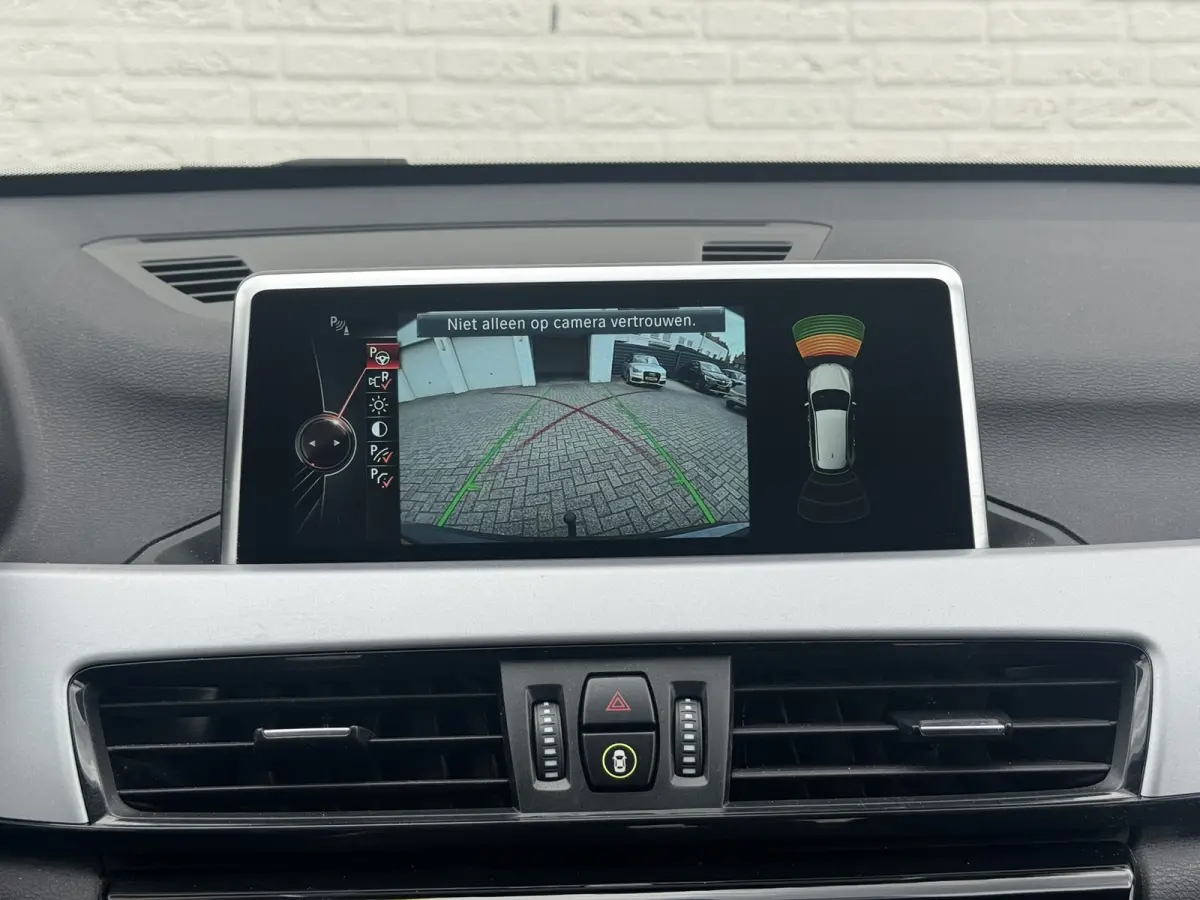 SDrive18i High Executive Camera Trekhaak 1700kg Clima Cruise Navigatie