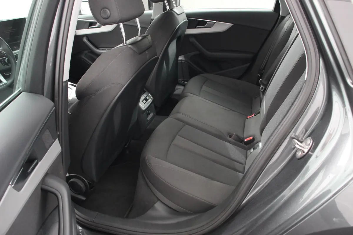 40 TFSI 204 pk S-tronic S Line Plus Navigatie Adaptive Cruise Control Parkeersensoren Lane Assist Elektrische achterklep Stoelverwarming Ledverlichting Virtual Cockpit Climatronic