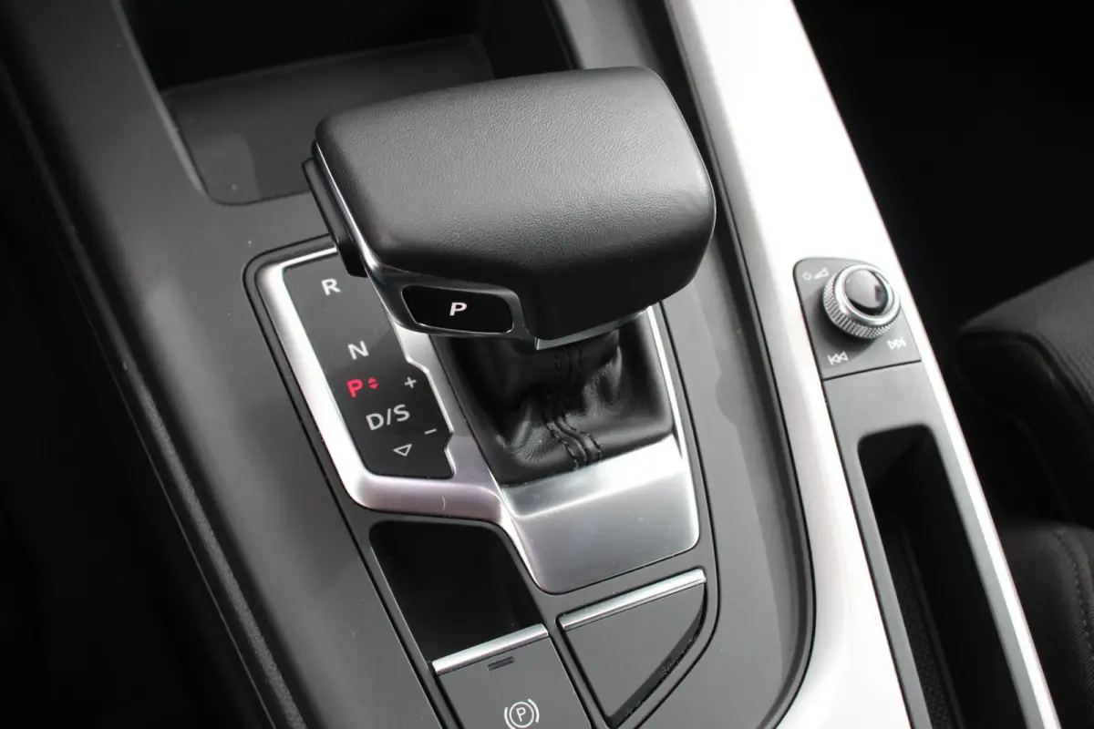 40 TFSI 204 pk S-tronic S Line Plus Navigatie Adaptive Cruise Control Parkeersensoren Lane Assist Elektrische achterklep Stoelverwarming Ledverlichting Virtual Cockpit Climatronic