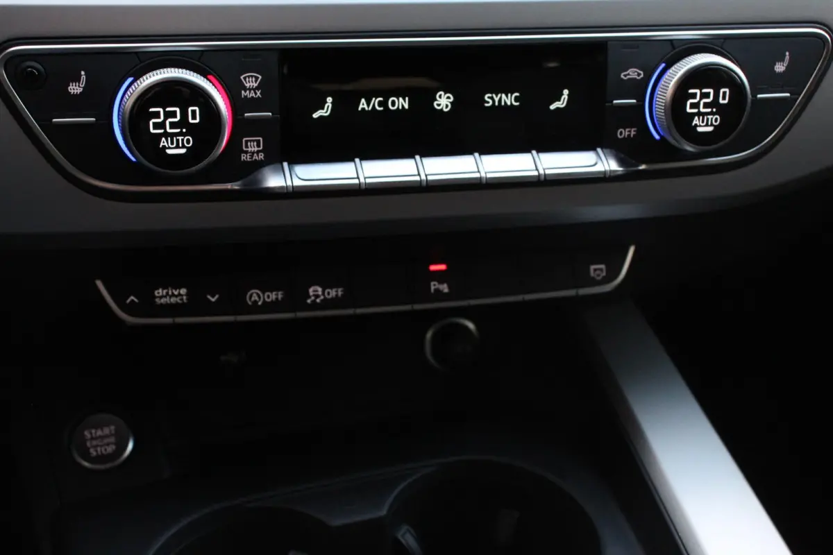40 TFSI 204 pk S-tronic S Line Plus Navigatie Adaptive Cruise Control Parkeersensoren Lane Assist Elektrische achterklep Stoelverwarming Ledverlichting Virtual Cockpit Climatronic
