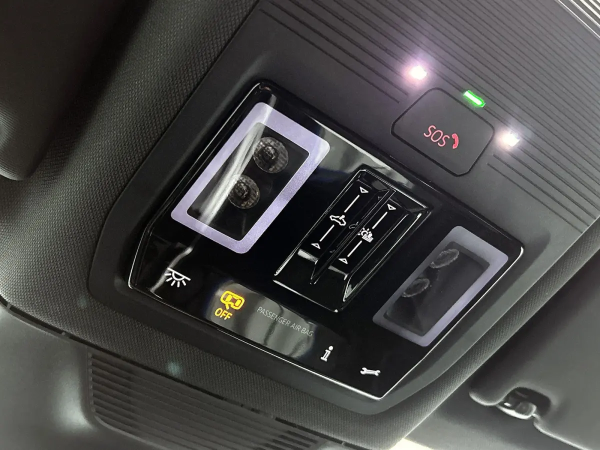 1.5 eTSI R-Line Business 150 PK| Origineel Nederlands | 1e Eigenaar | Panoramadak | Navigatie | 360 Camera | Dodehoekdetectie | Black Style | Stoelverwarming Voor & Achter | Harman Kardon Pr