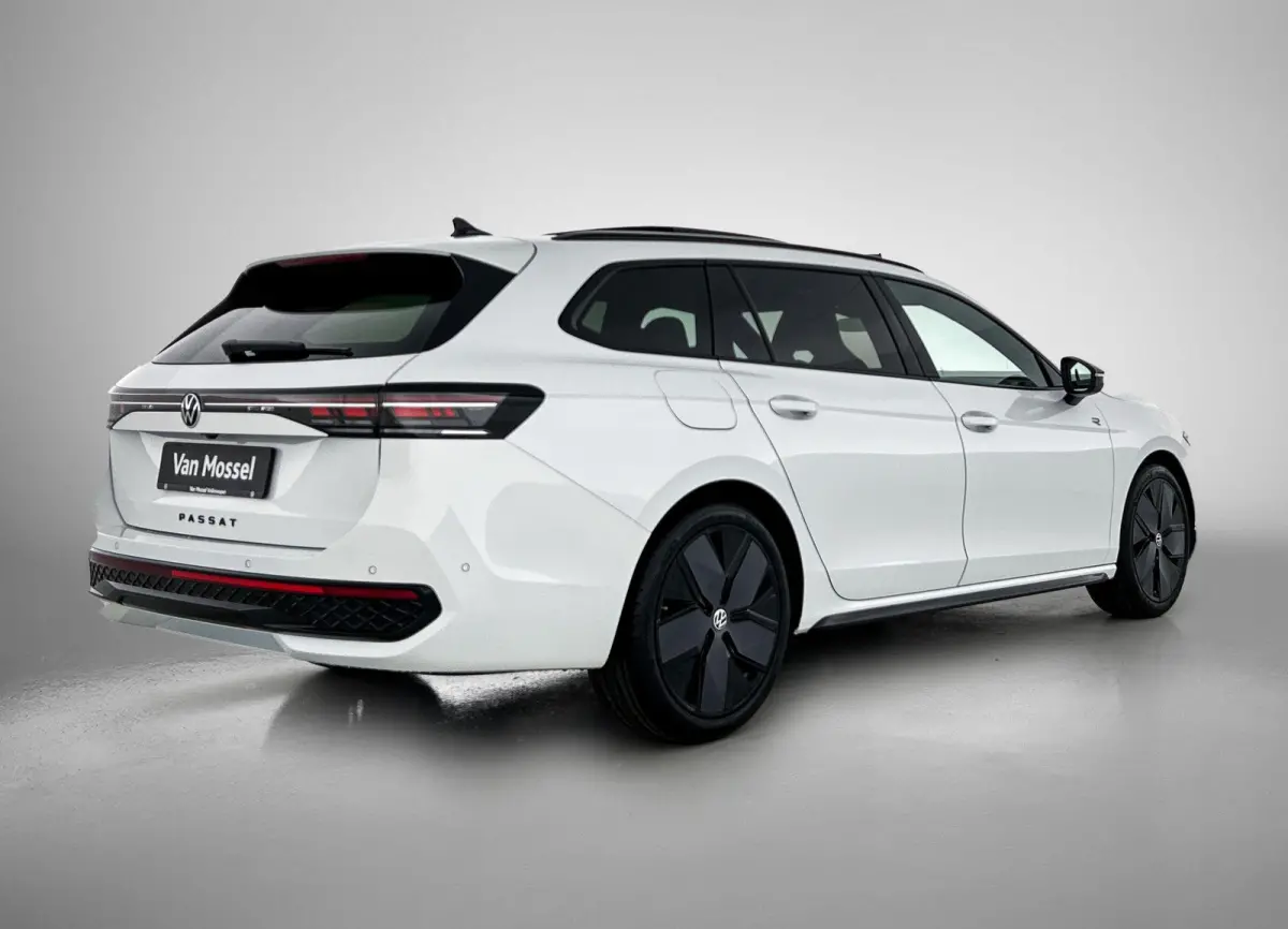 1.5 eTSI R-Line Business 150 PK| Origineel Nederlands | 1e Eigenaar | Panoramadak | Navigatie | 360 Camera | Dodehoekdetectie | Black Style | Stoelverwarming Voor & Achter | Harman Kardon Pr