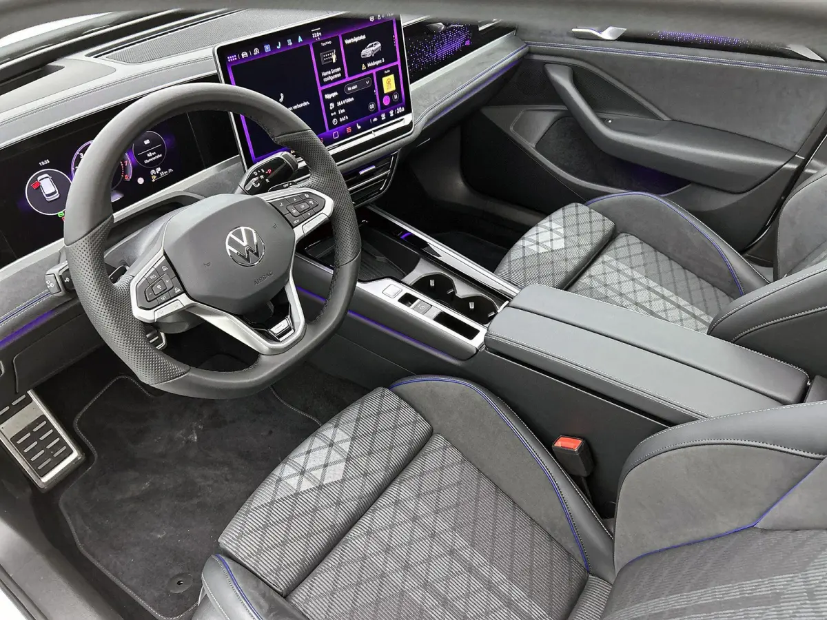 1.5 eTSI R-Line Business 150 PK| Origineel Nederlands | 1e Eigenaar | Panoramadak | Navigatie | 360 Camera | Dodehoekdetectie | Black Style | Stoelverwarming Voor & Achter | Harman Kardon Pr