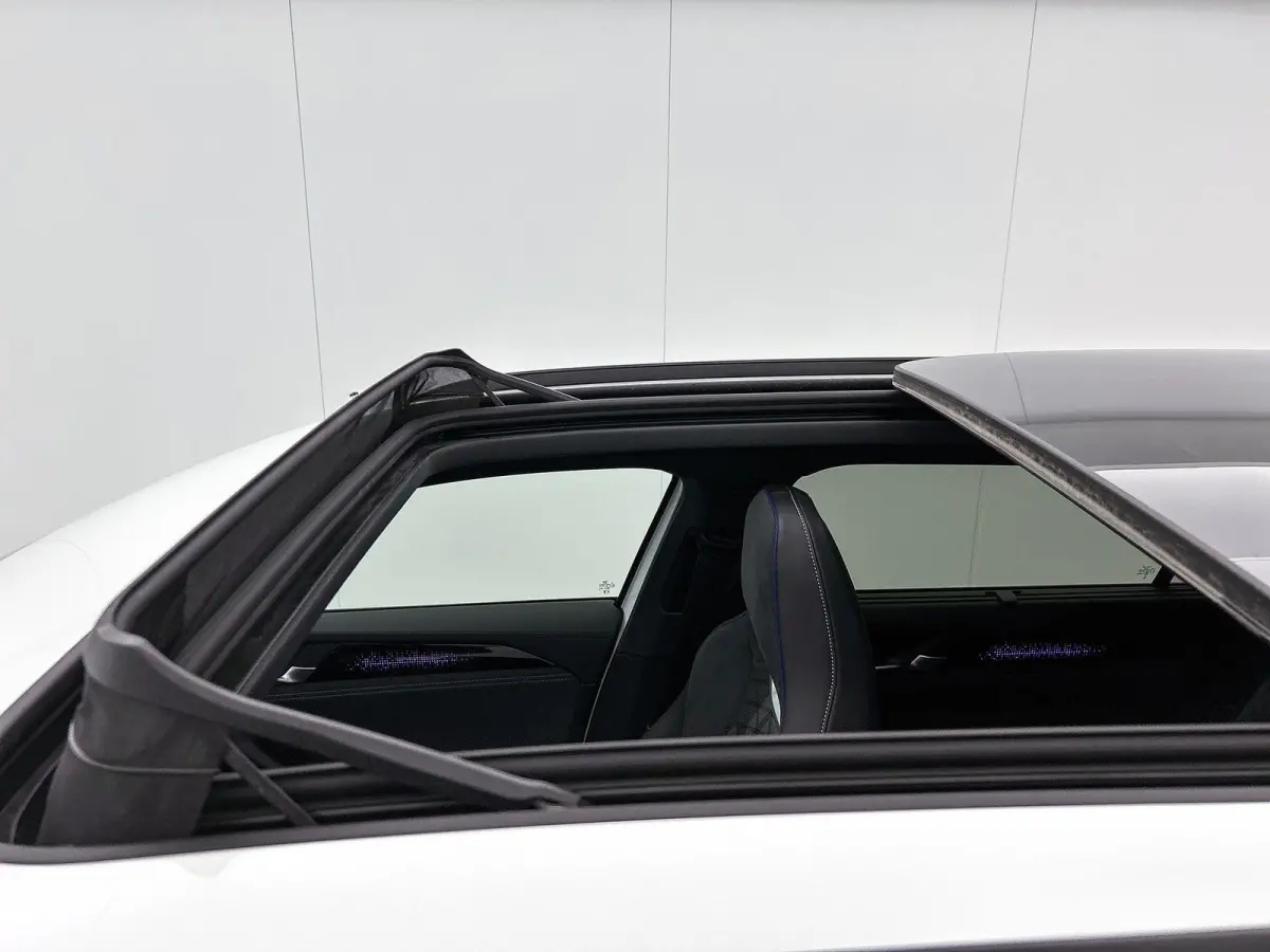 1.5 eTSI R-Line Business 150 PK| Origineel Nederlands | 1e Eigenaar | Panoramadak | Navigatie | 360 Camera | Dodehoekdetectie | Black Style | Stoelverwarming Voor & Achter | Harman Kardon Pr