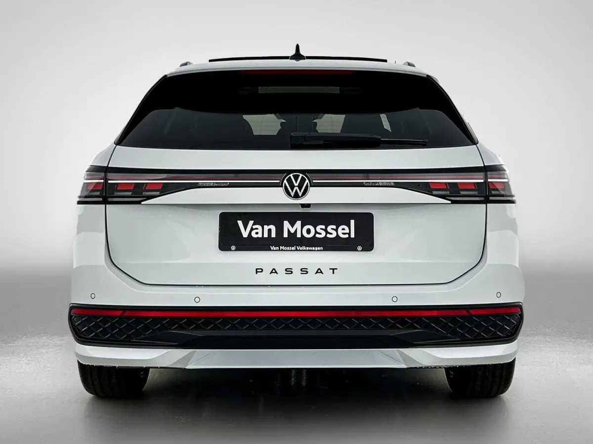 1.5 eTSI R-Line Business 150 PK| Origineel Nederlands | 1e Eigenaar | Panoramadak | Navigatie | 360 Camera | Dodehoekdetectie | Black Style | Stoelverwarming Voor & Achter | Harman Kardon Pr