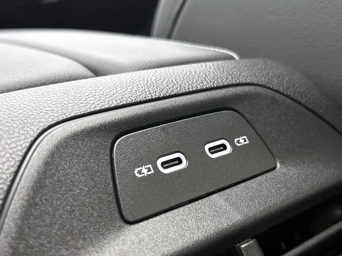 1.5 eTSI R-Line Business 150 PK| Origineel Nederlands | 1e Eigenaar | Panoramadak | Navigatie | 360 Camera | Dodehoekdetectie | Black Style | Stoelverwarming Voor & Achter | Harman Kardon Pr