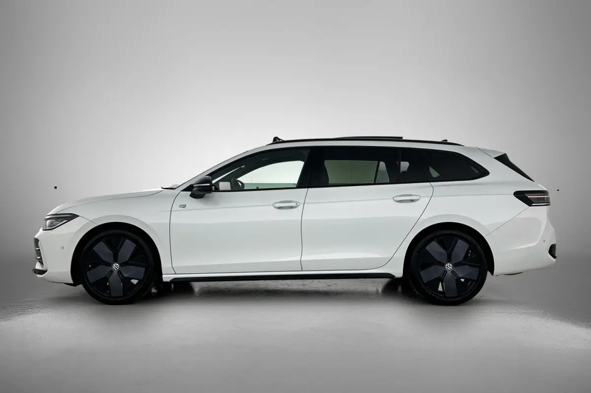 1.5 eTSI R-Line Business 150 PK| Origineel Nederlands | 1e Eigenaar | Panoramadak | Navigatie | 360 Camera | Dodehoekdetectie | Black Style | Stoelverwarming Voor & Achter | Harman Kardon Pr