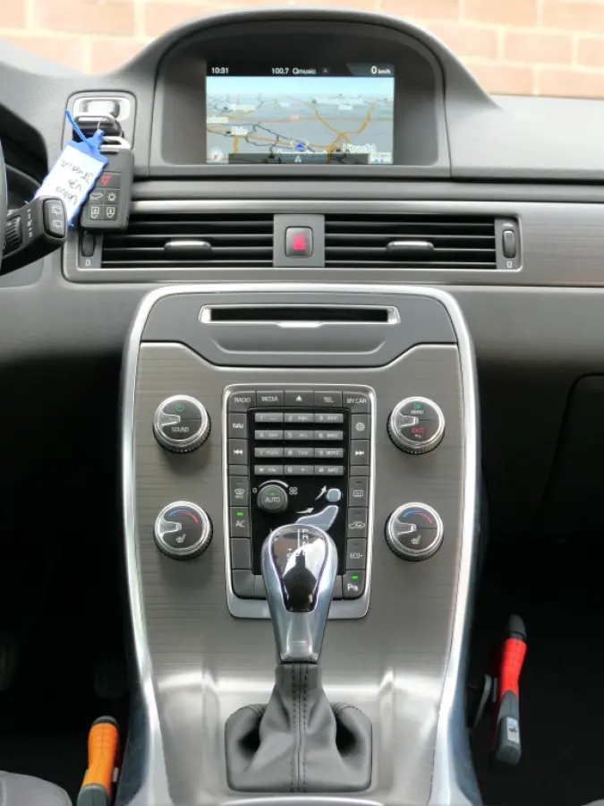 T4 AUT Polar Navi / Xenon / Trekhaak / Bluetooth