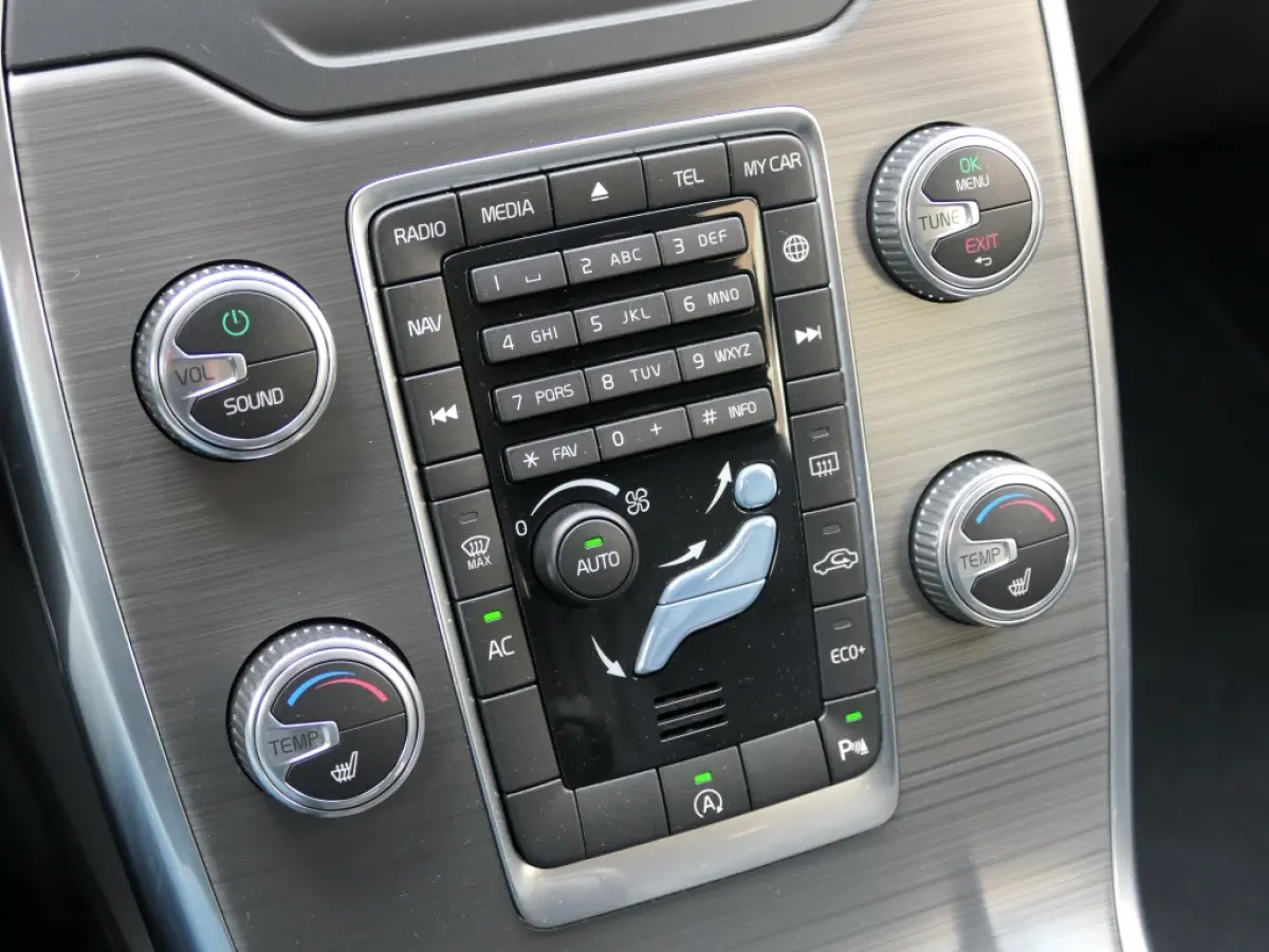 T4 AUT Polar Navi / Xenon / Trekhaak / Bluetooth