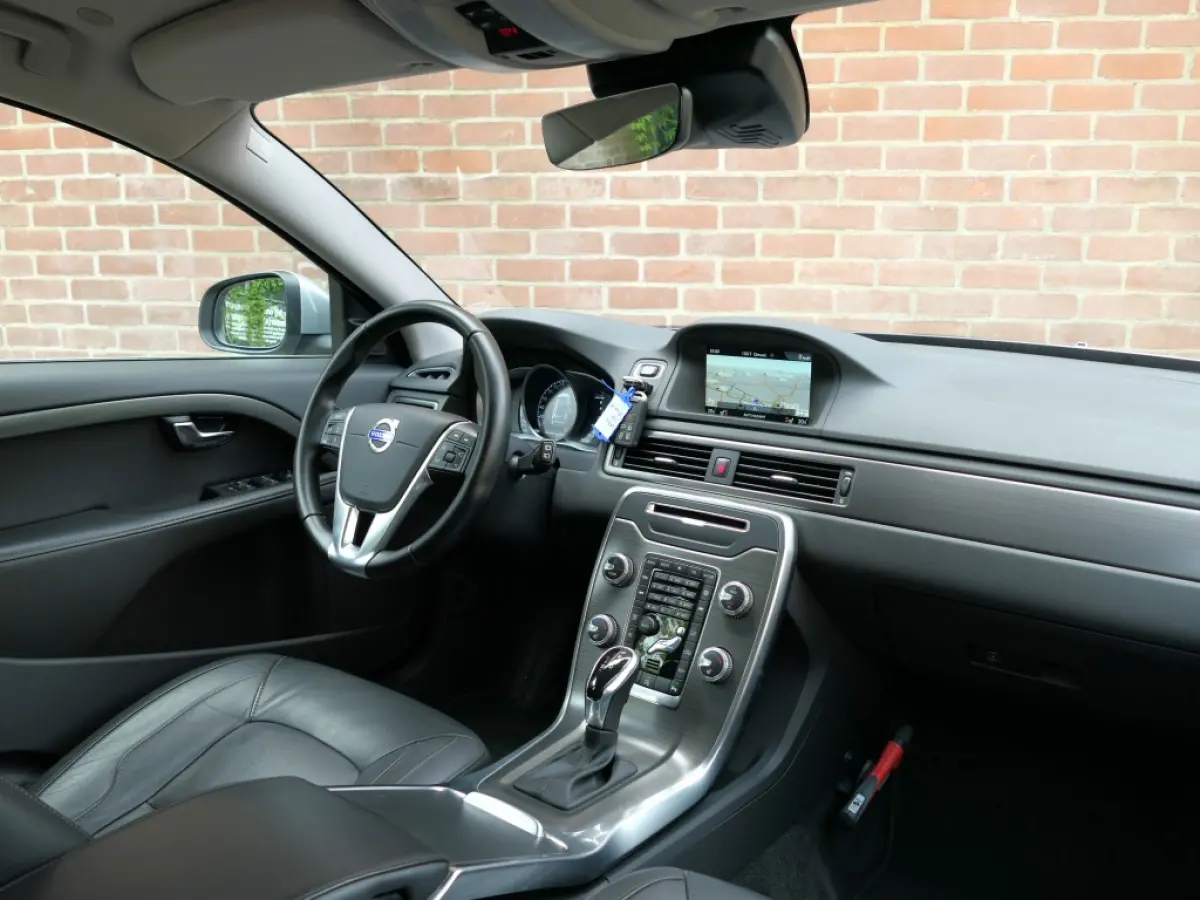 T4 AUT Polar Navi / Xenon / Trekhaak / Bluetooth