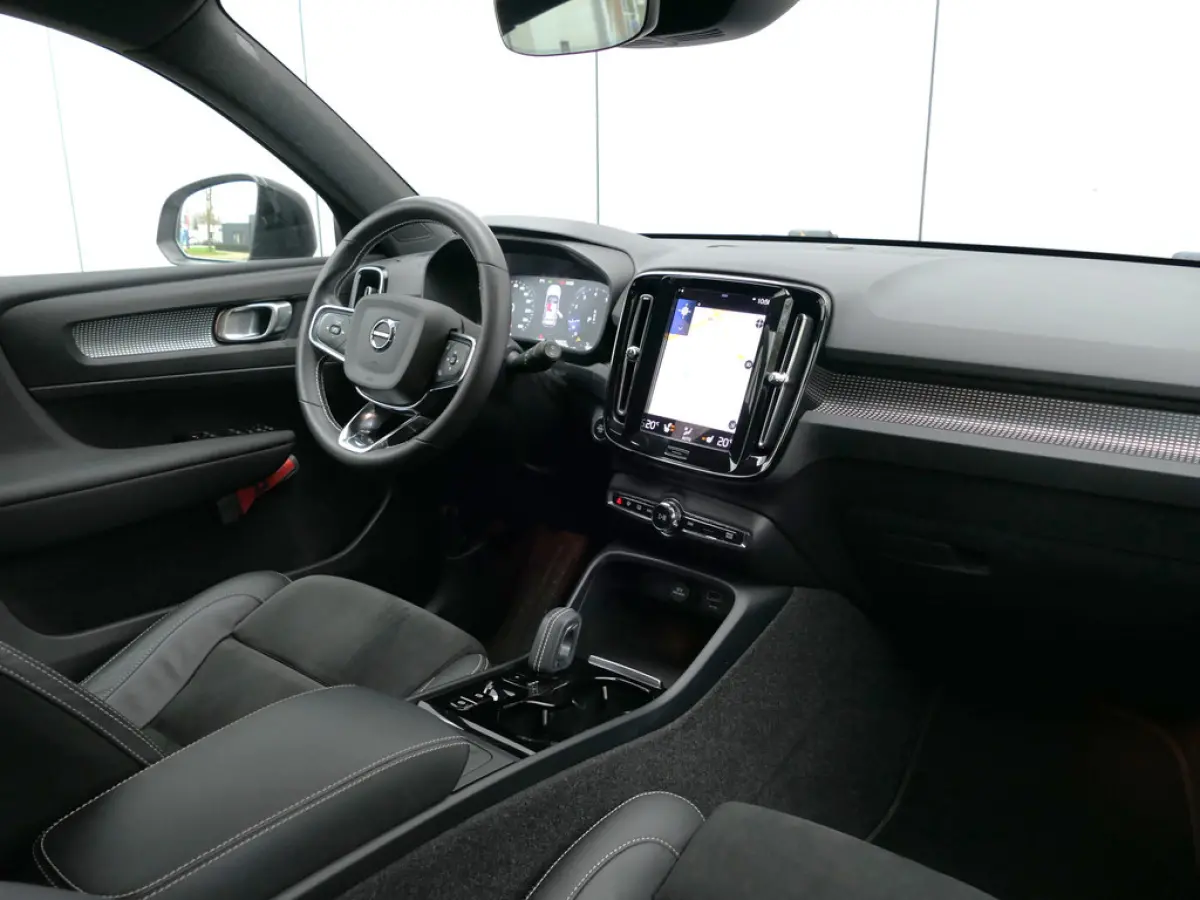 1.5 T2 AUT R-Design Camera / pilot assist / Stuurverwarming