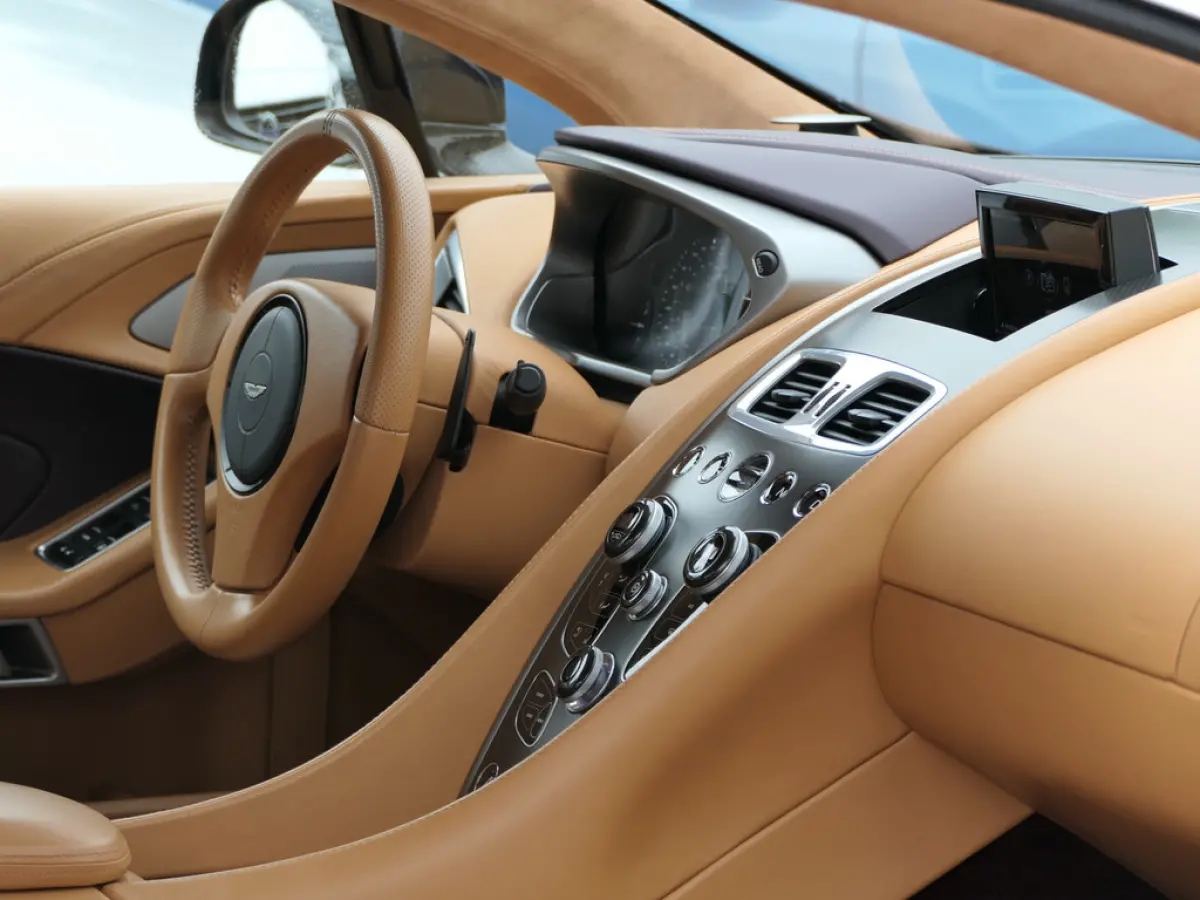 6.0 V12 Touchtronic Ceramic brakes / Bang&Olufsen / Navigatie