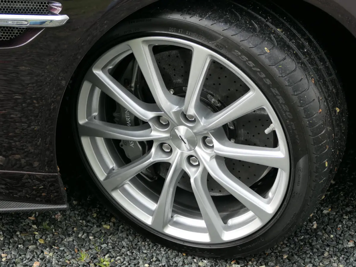 6.0 V12 Touchtronic Ceramic brakes / Bang&Olufsen / Navigatie