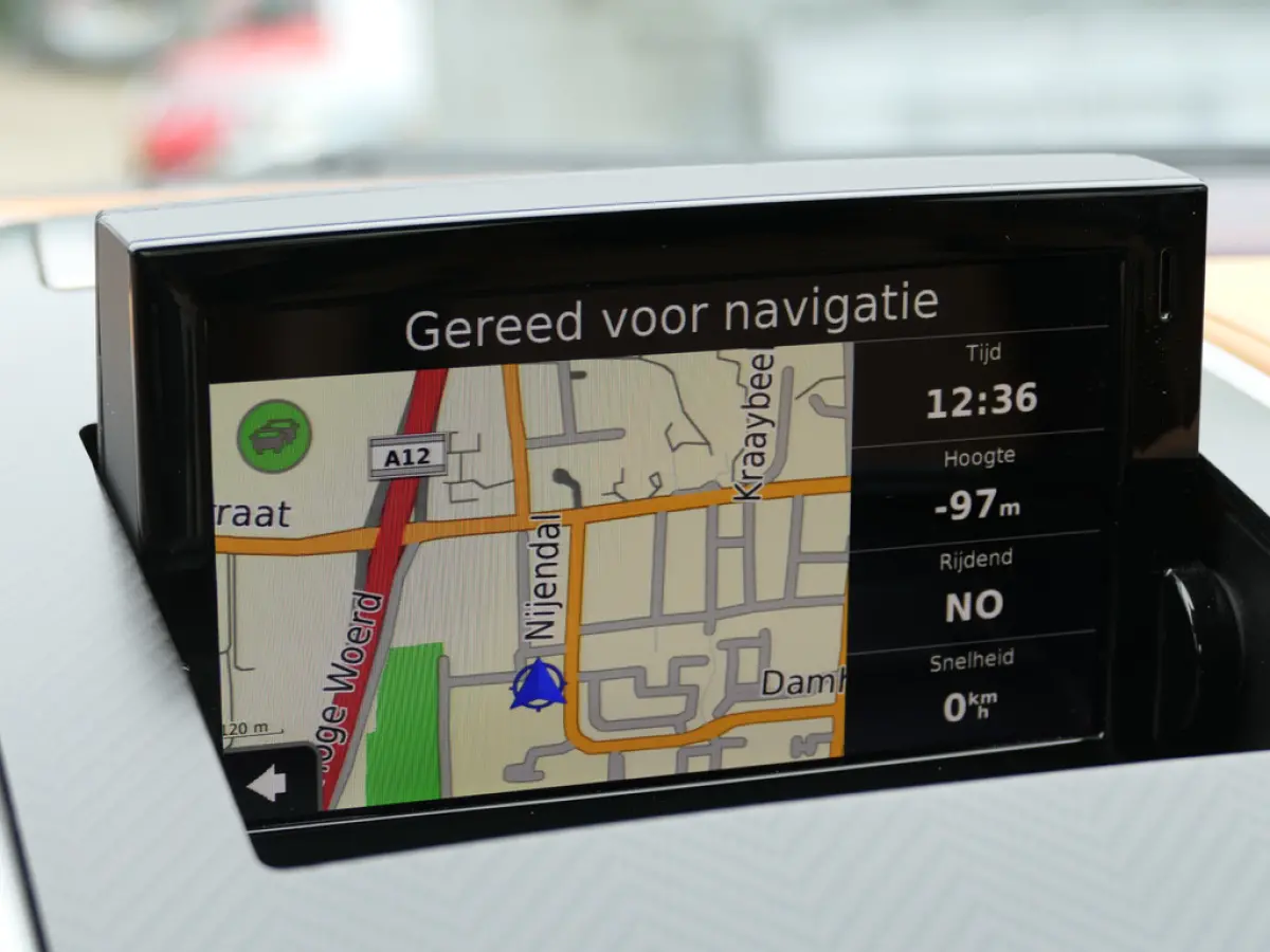 6.0 V12 Touchtronic Ceramic brakes / Bang&Olufsen / Navigatie