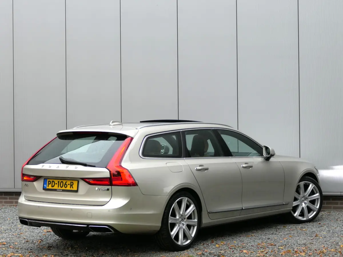 2.0 T6 AWD Inscription Bowers&Wilkins / Panoramadak / Trekhaak /