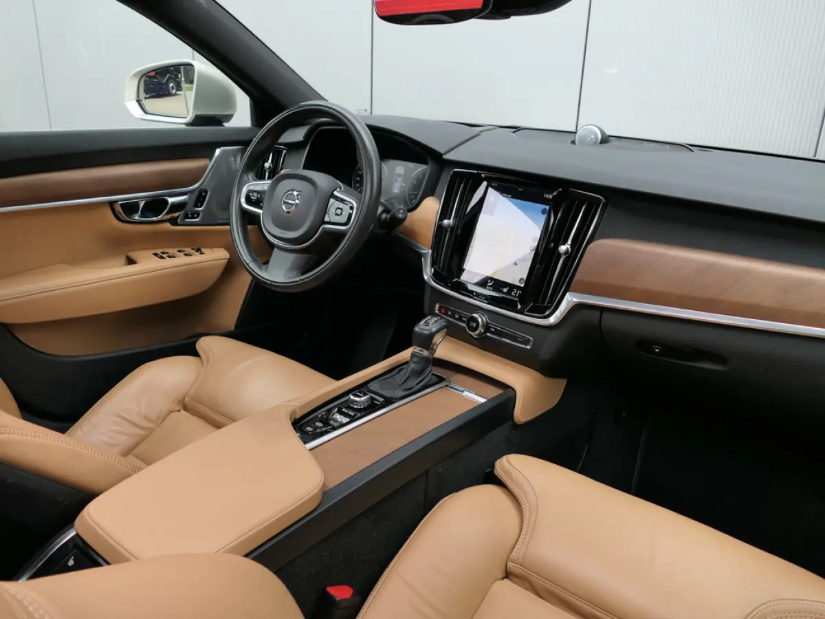 2.0 T6 AWD Inscription Bowers&Wilkins / Panoramadak / Trekhaak /