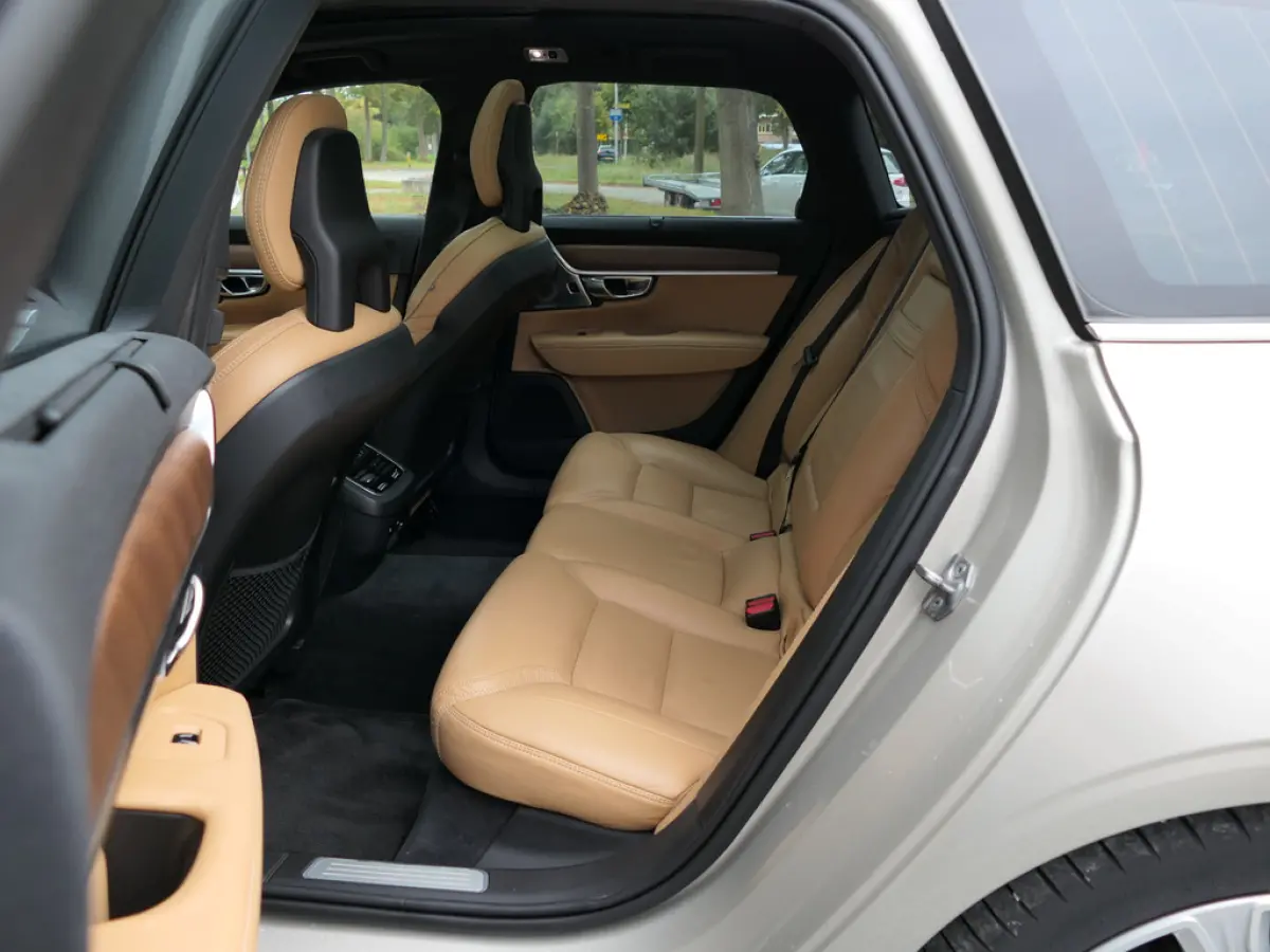 2.0 T6 AWD Inscription Bowers&Wilkins / Panoramadak / Trekhaak /