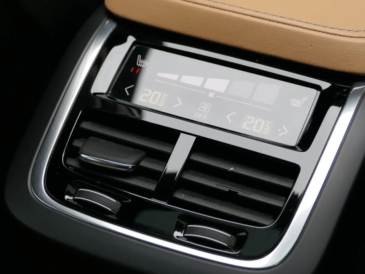 2.0 T6 AWD Inscription Bowers&Wilkins / Panoramadak / Trekhaak /