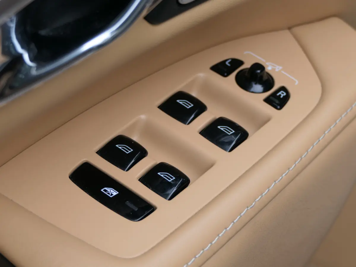 2.0 T6 AWD Inscription Bowers&Wilkins / Panoramadak / Trekhaak /