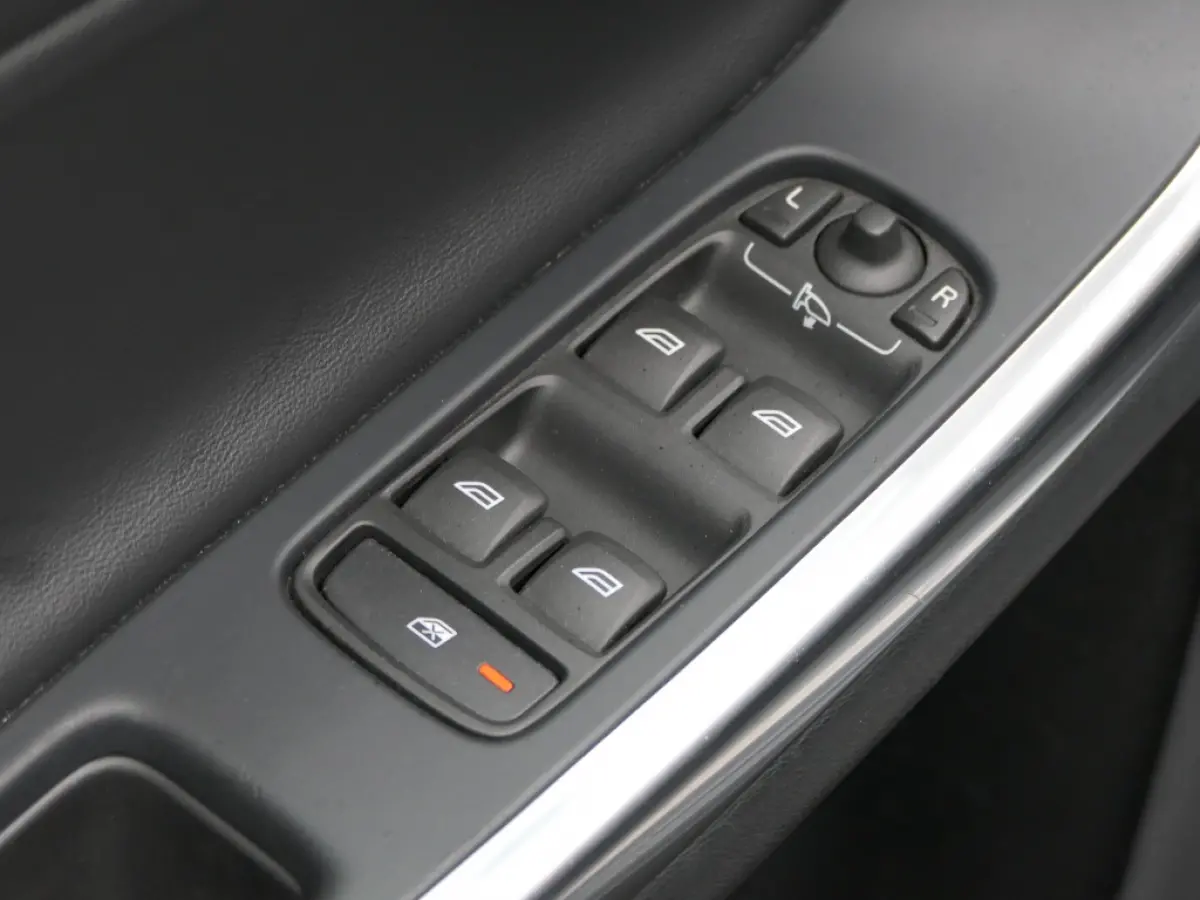 1.5 T3 AUT R-Design Standkachel / Cruise control / Xenon