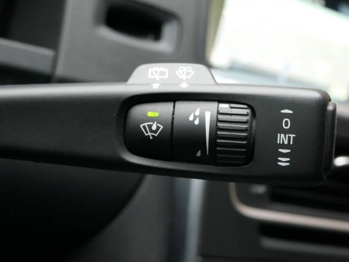 1.5 T3 AUT R-Design Standkachel / Cruise control / Xenon