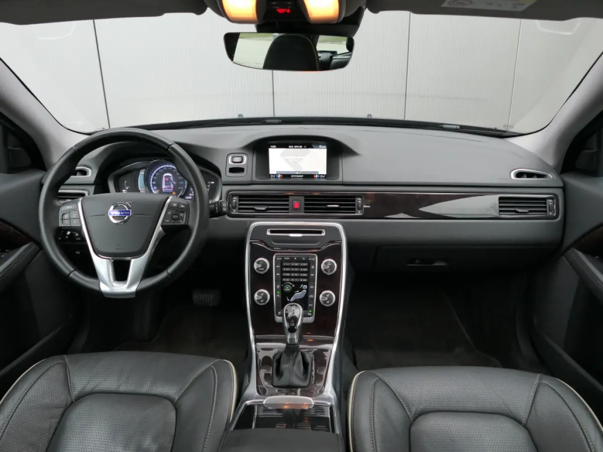 2.0 T4 AUT Inscription Edition. Schuifdak / Standkachel / Houten