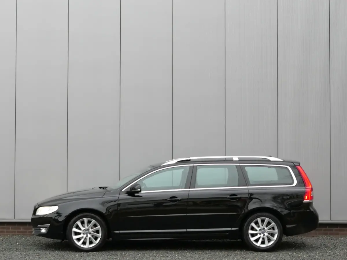 2.0 T4 AUT Inscription Edition. Schuifdak / Standkachel / Houten