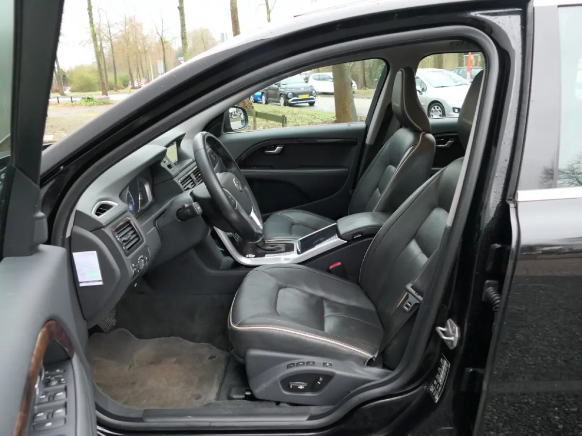 2.0 T4 AUT Inscription Edition. Schuifdak / Standkachel / Houten