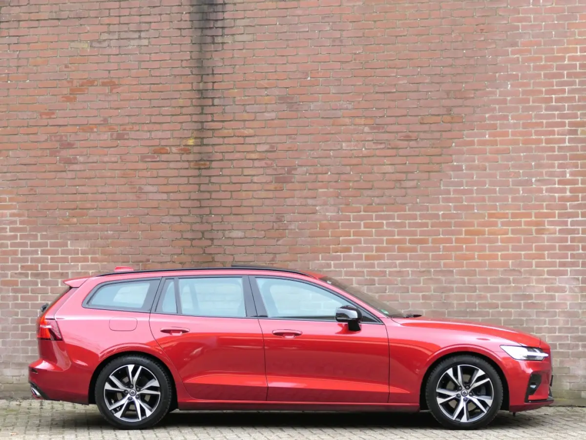 T4 AUT R-Design 12 MND garantie Pilot assist / Camera / Trekhaak
