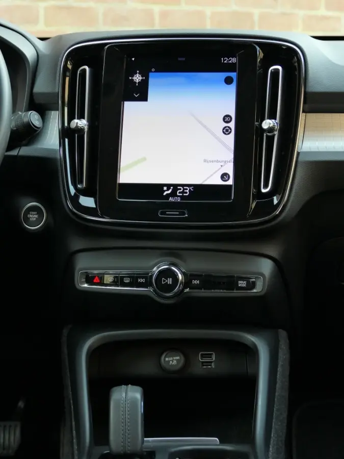 1.5 T3 AUT Momentum Pro 12MND garantie / Pilot assist / DAB+ / C