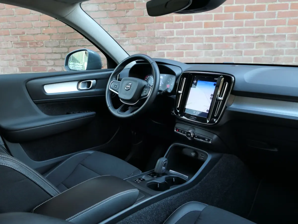 1.5 T3 AUT Momentum Pro 12MND garantie / Pilot assist / DAB+ / C