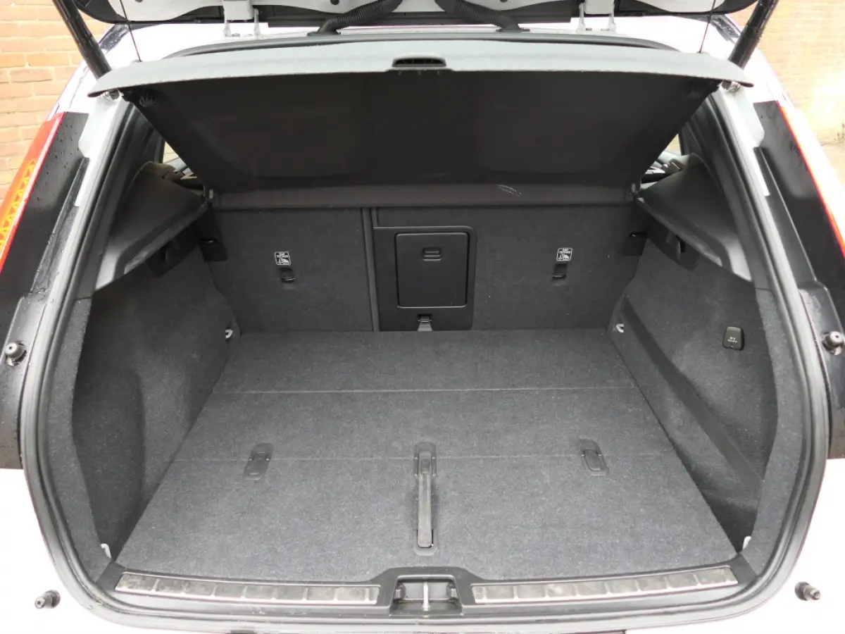 T3 AUT R-Design 12 MND garantie Camera / Apple carplay & And
