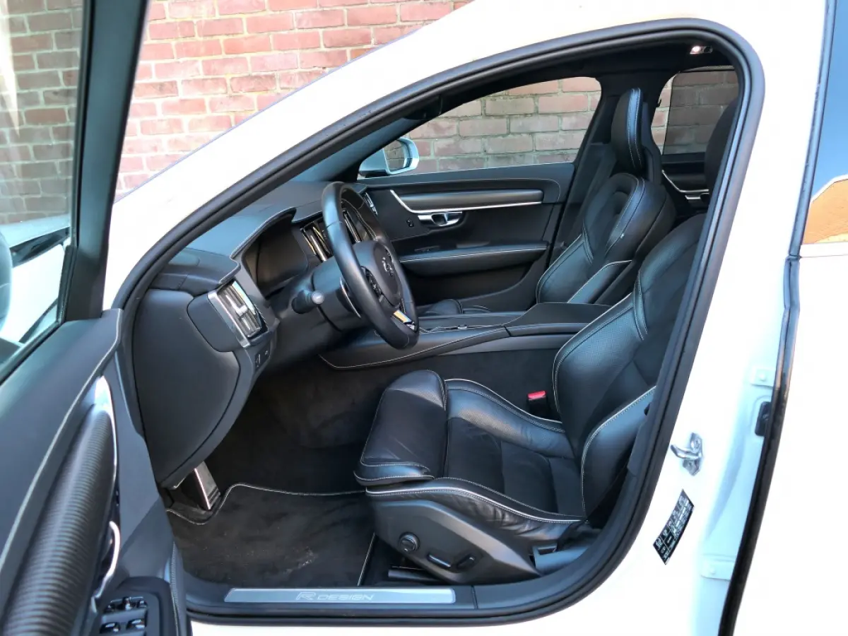 2.0 T4 R-Design 12 MND garantie / Panoramadak / DAB+ / stuur ver